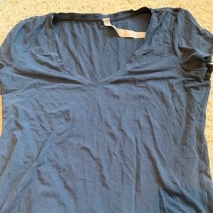 Lululemon tee